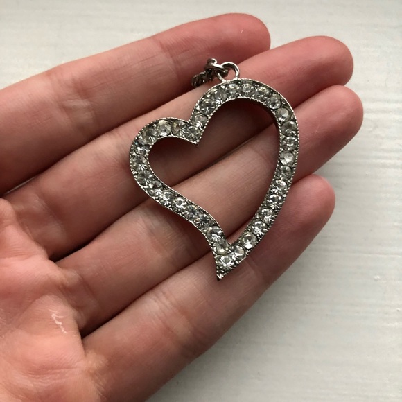 Silver & diamond heart cutout pendant necklace - Picture 6 of 7